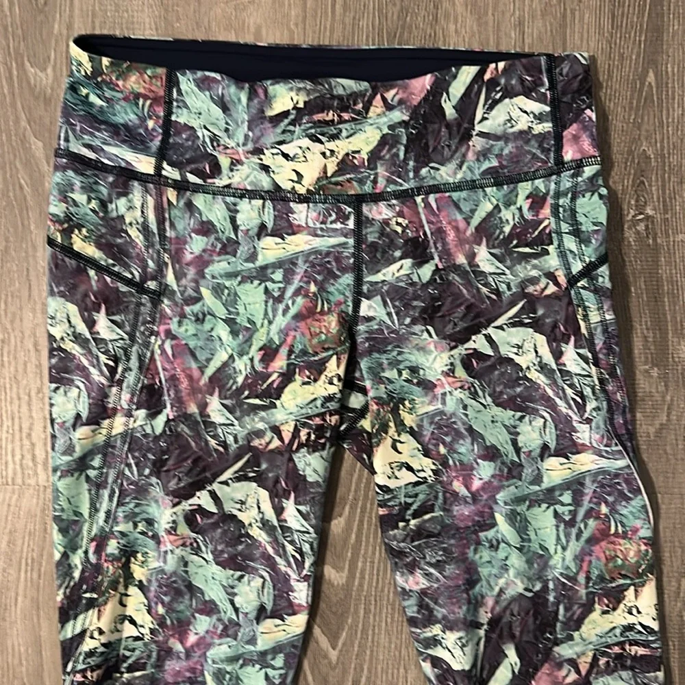 Lululemon Women's Sz 8 Run Top‎ Speed Athletic Workout Yoga Lounge Crop Leggings - Picture 5 of 14